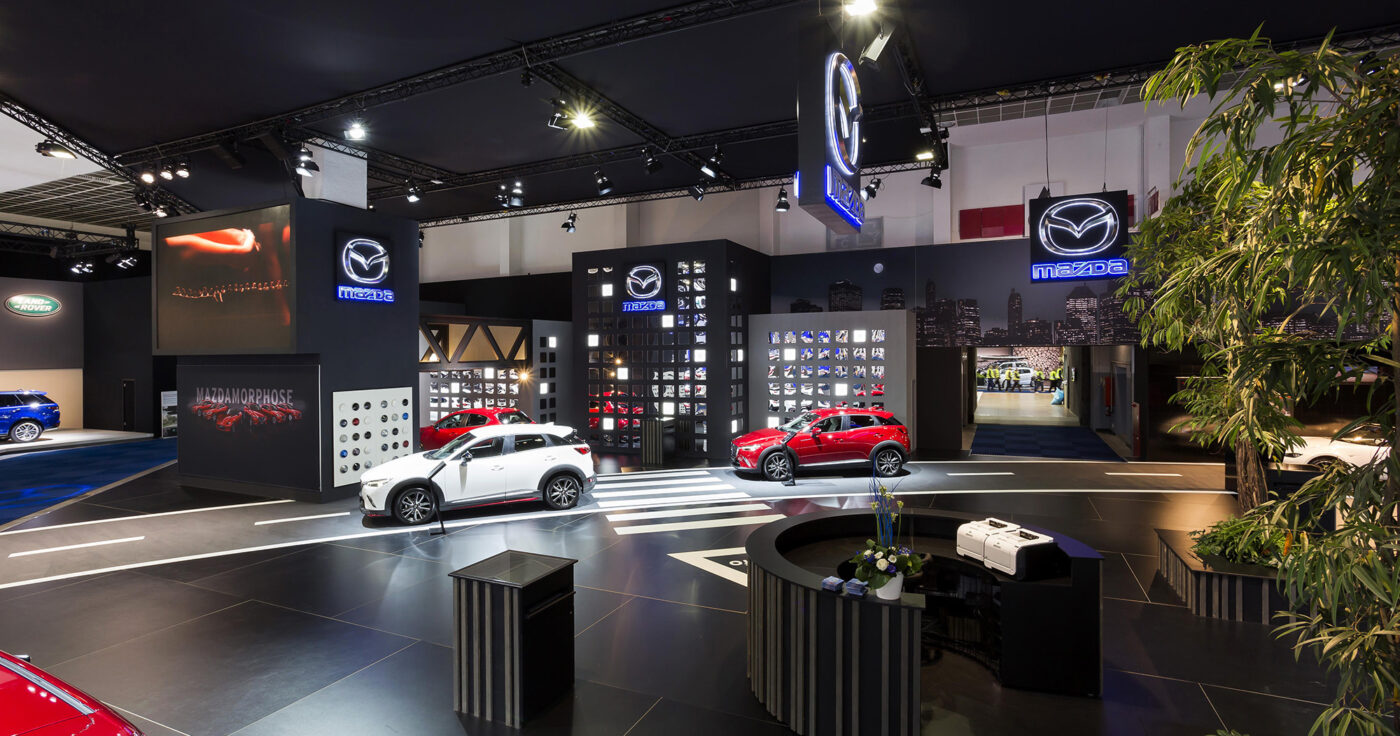 Interieur standenbouw Autosalon 2016 Brussel Mazda 9